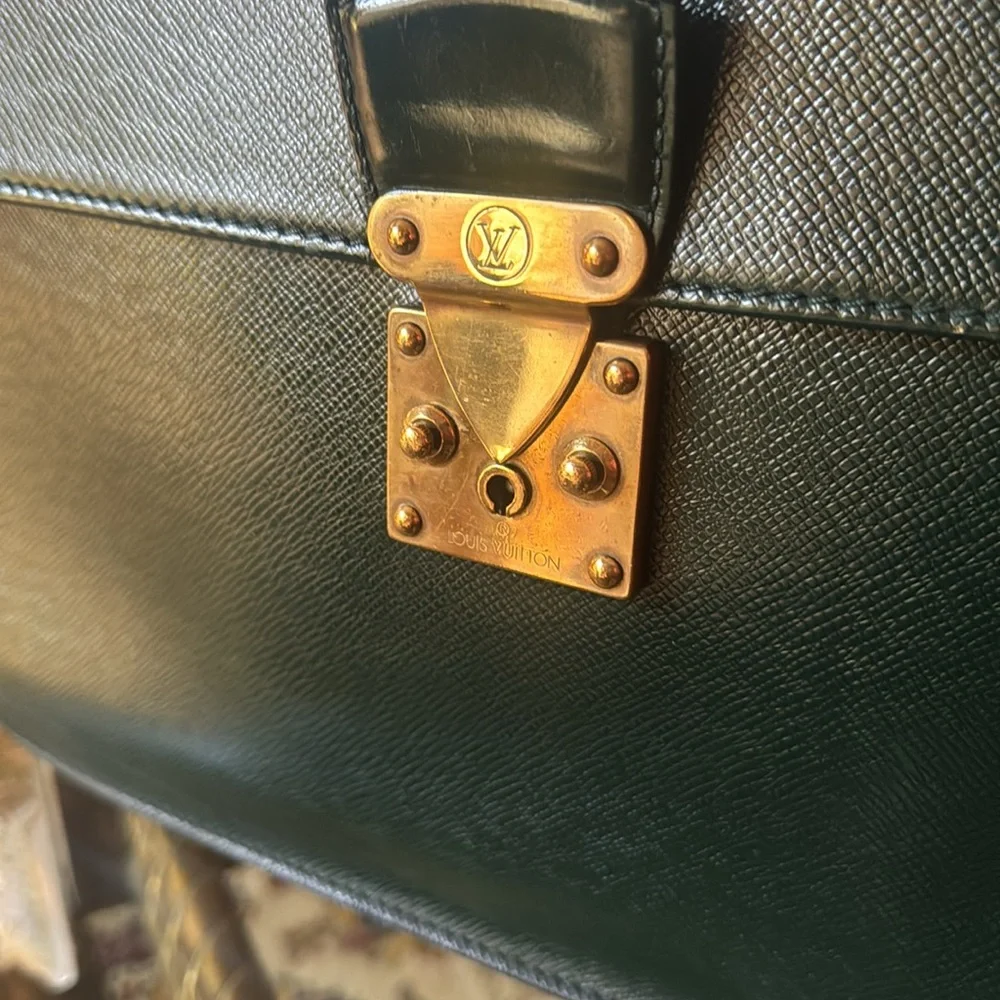 Louis Vuitton briefcase Taiga laguito  dark Green  and Gold lock